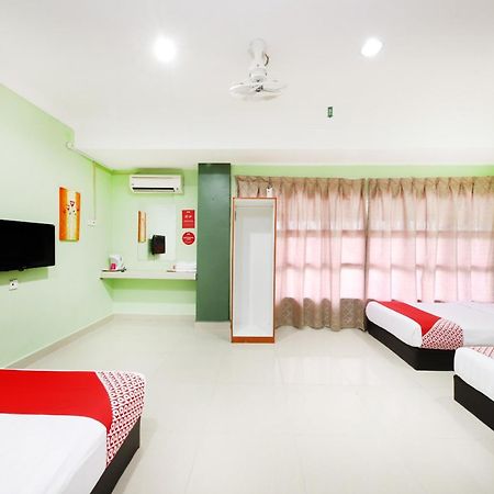Super Oyo 720 Corridor Hotel 2 Pekan Exterior photo
